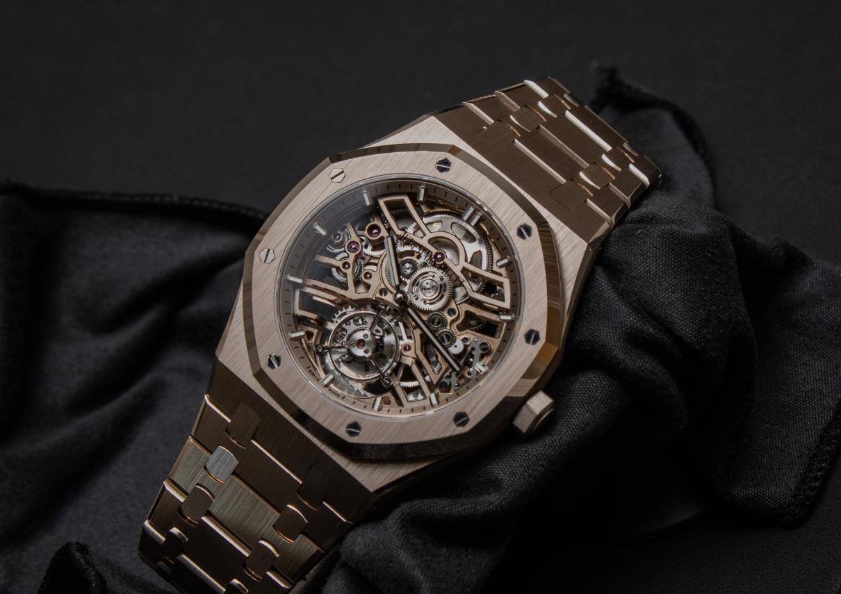 Die Audemars Piguet Royal Oak Replica Uhr Mit Offenem Fliegendem Tourbillon Und Automatikaufzug