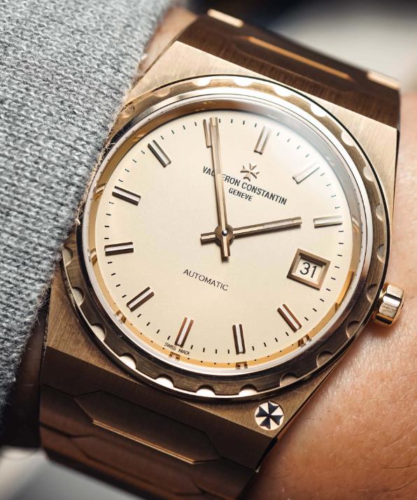 Vacheron Constantine Replica 222 Watch Bracelet Has Also Been Slightly Remodeled For Better Ergonomics